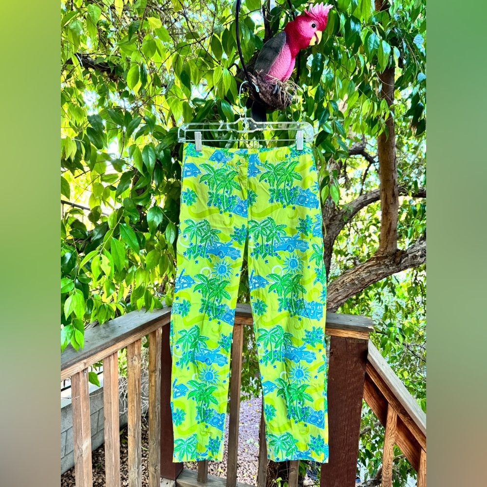Lilly Pulitzer Vintage Fit Capri Pants – Size 2 – Tropical Car & Palm Tree Print